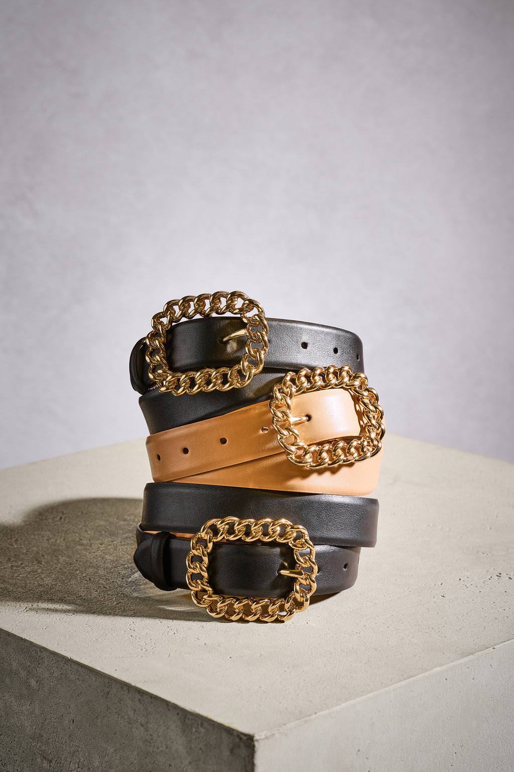 Chain Buckle Belt – Elie Tahari display picture 2