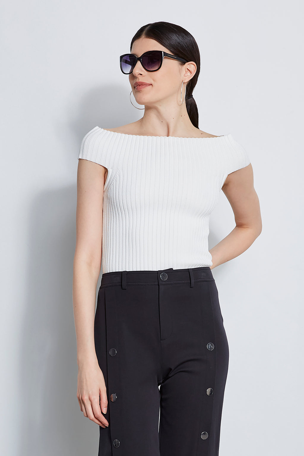 White cropped off on sale the shoulder jumper