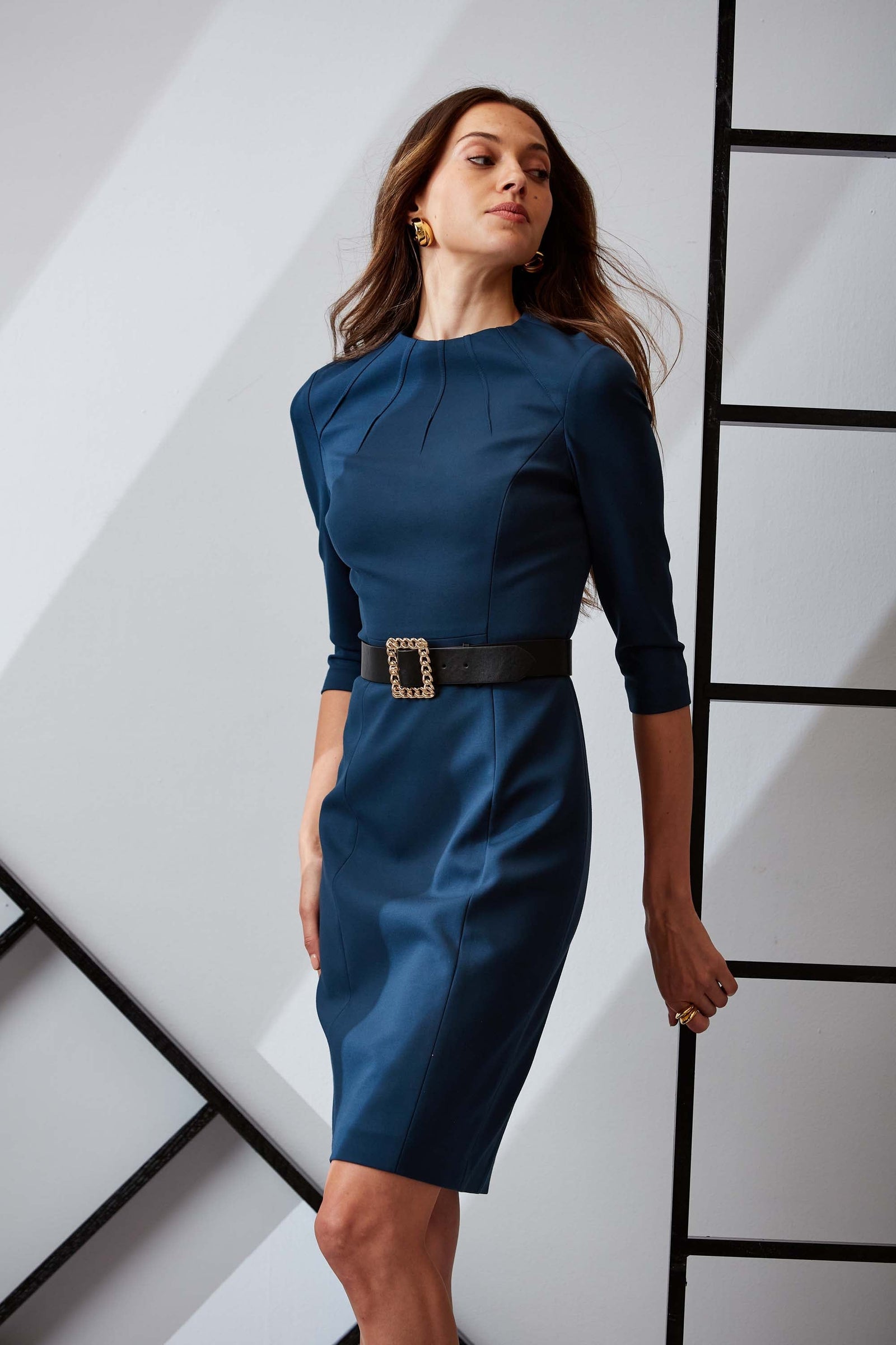 Chain Belt Dart Dress – Elie Tahari