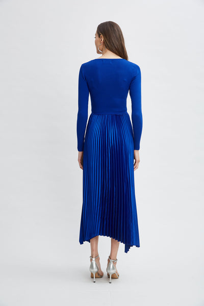 Long Sleeve Knit Pleated Dress Image 5