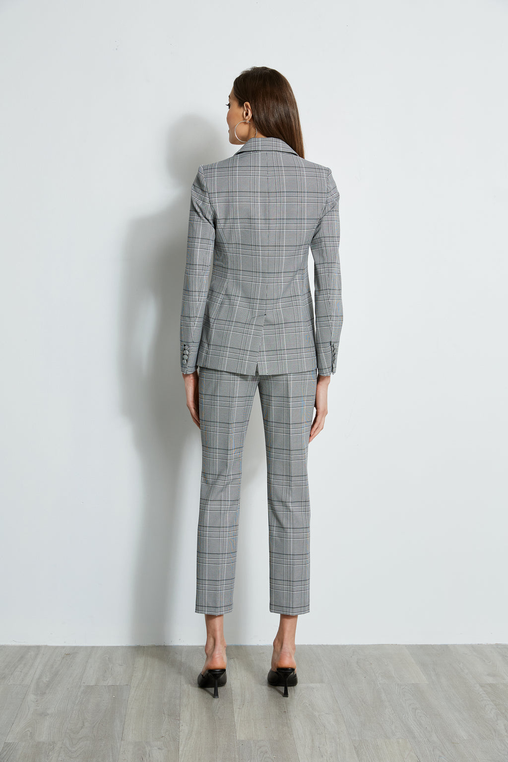 Tahari 2025 plaid blazer